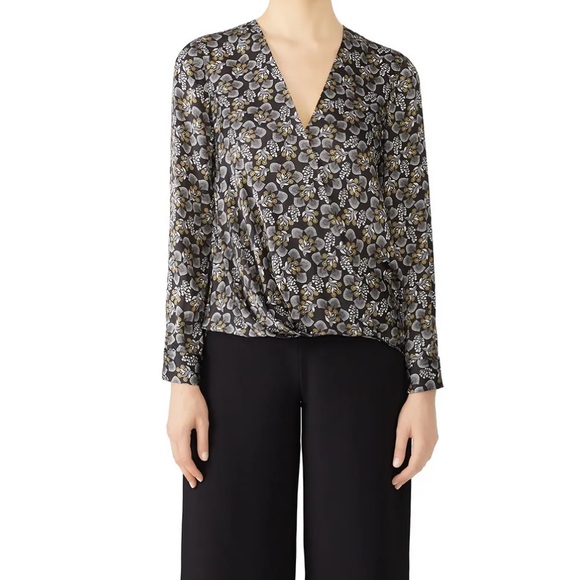 Slate & Willow Tops - Slate and Willow Floral Top Size Small